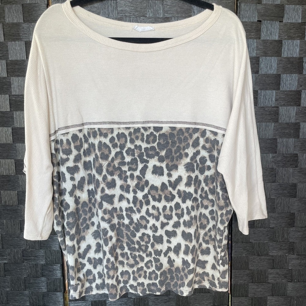 First Love By Lovelyn Womens Top Leopard Print 3/4 Sleeve Cream Lightweight